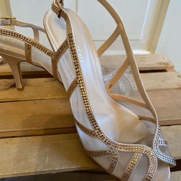 Call it Spring- pink heel - Picture 3 of 3